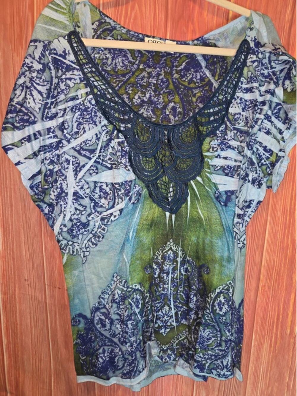 Cato Blue Green Medallion Crochet Bib Dolman Sleeve Top 26/28W Plus